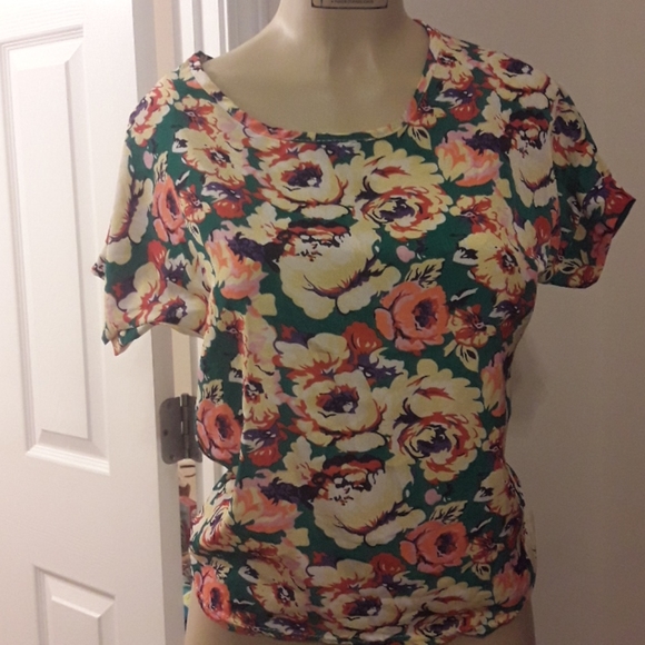 Floral Junior's Blouse XS - Picture 2 of 4